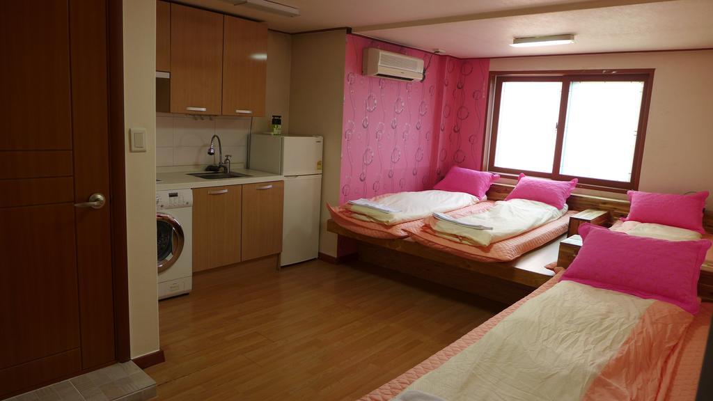 Bong Backpackers Hostel Seoul Room photo