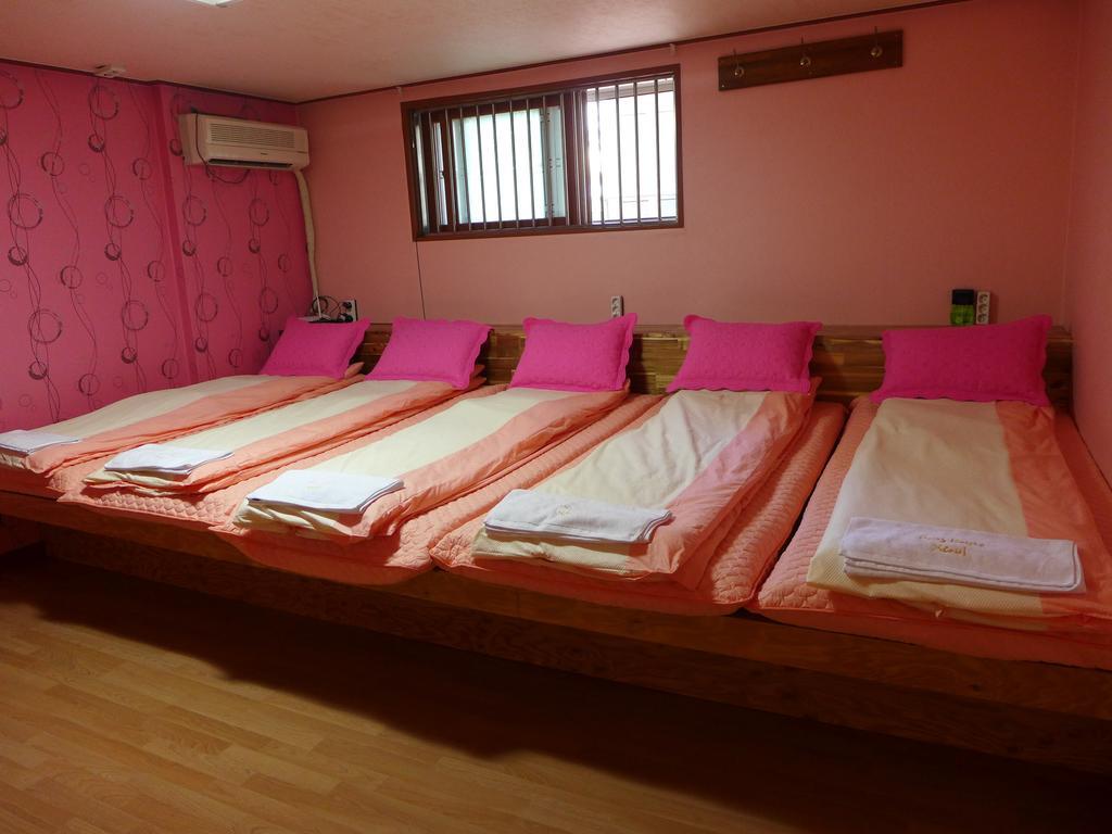 Bong Backpackers Hostel Seoul Room photo