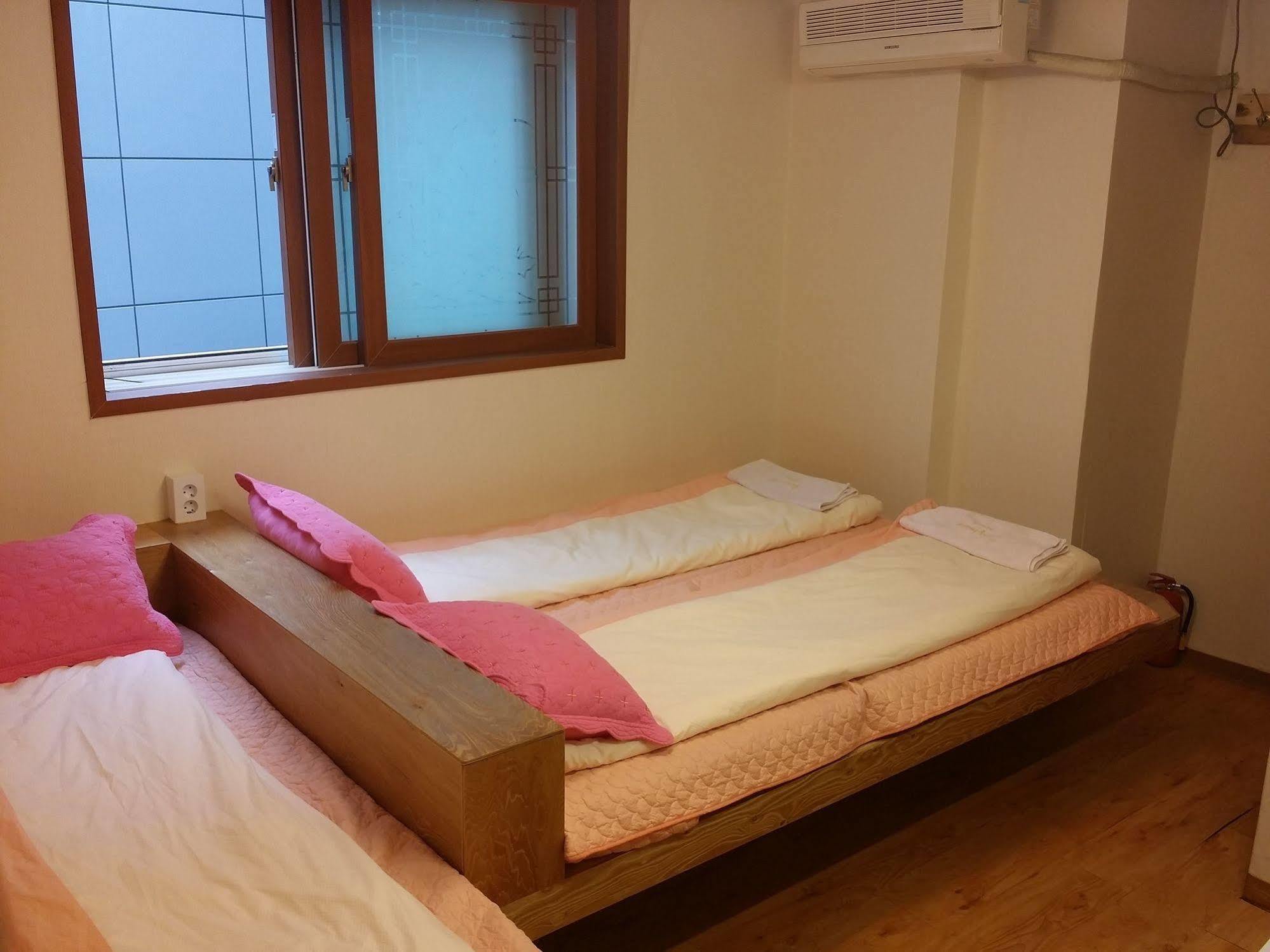 Bong Backpackers Hostel Seoul Exterior photo