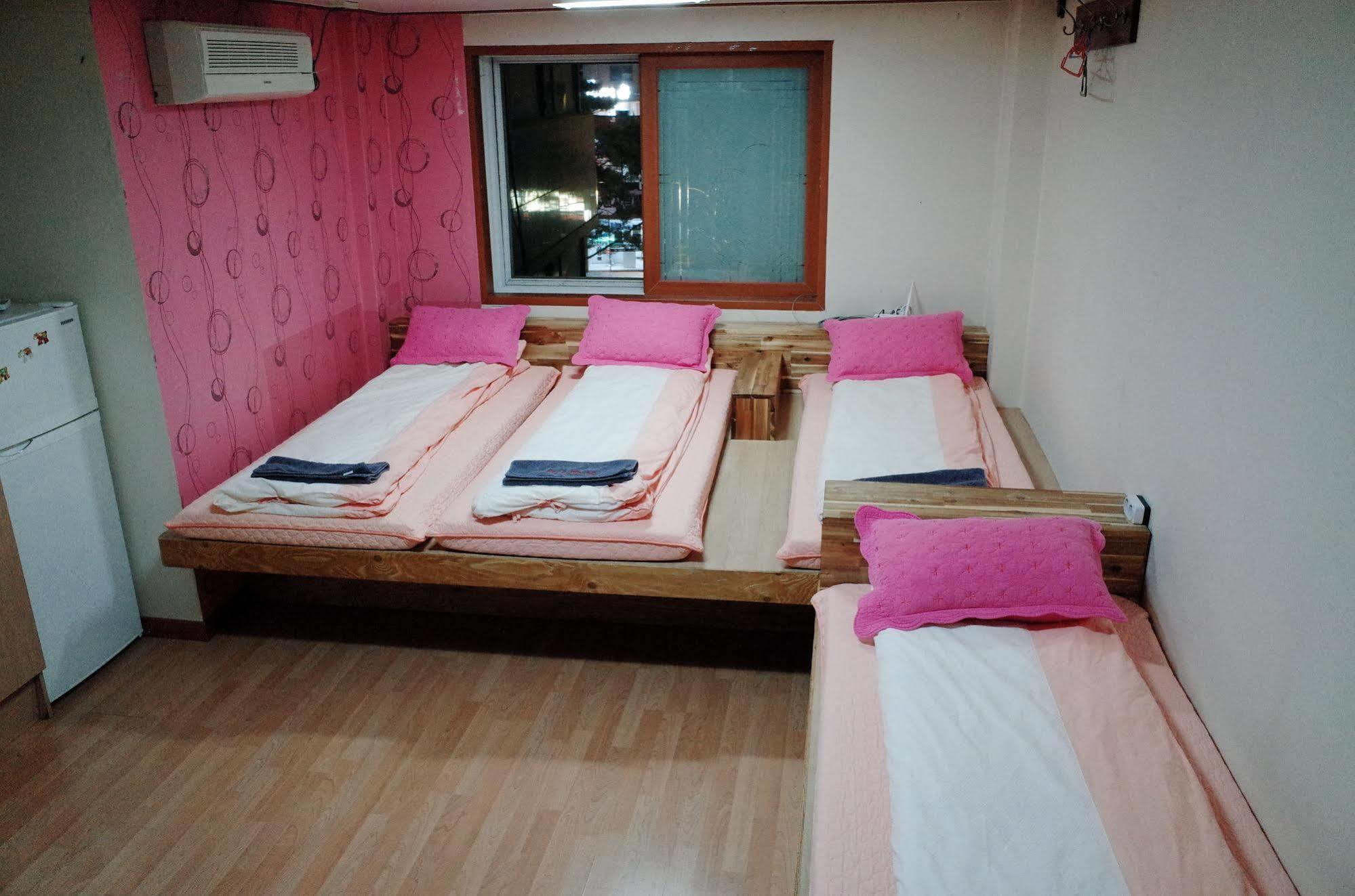 Bong Backpackers Hostel Seoul Exterior photo